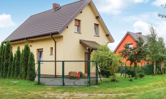 Nowecin House | Cozy home in Nowecin with kitchen
