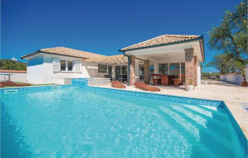 Velim House | Cozy Home In Radosinovci With Kitchen