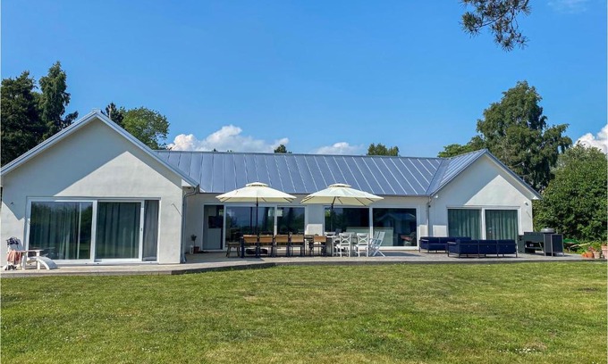 Skivarp House | Cozy Home In Skivarp With Wifi