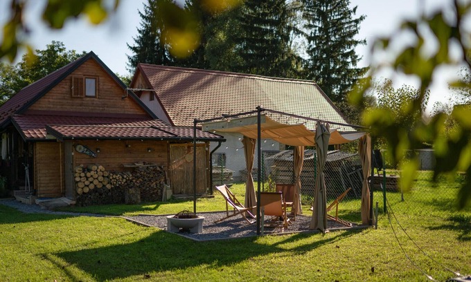 Lekenik House | Cozy home in Stari Brod with sauna