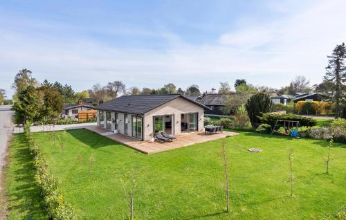 Strøby Ladeplads House | Cozy Home In Strøby With Wifi