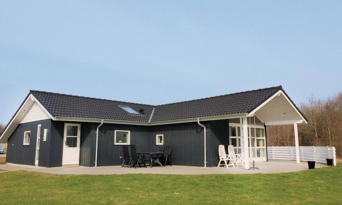 Arrild Ferieby House | Cozy home in Toftlund with WiFi