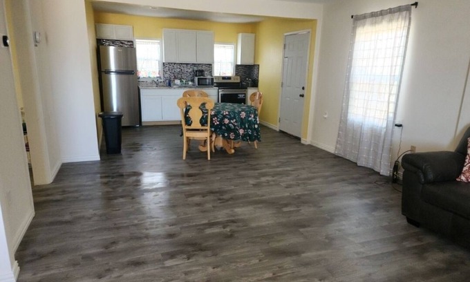 Plainview House | Cozy Home Plainview