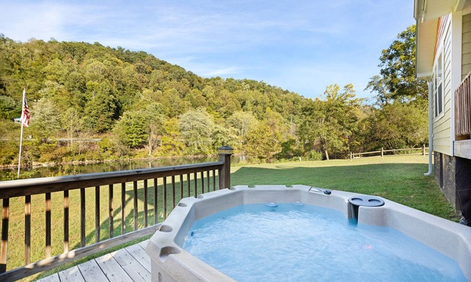 Whittier Cottage | Cozy home w/deck, fireplace & hot tub - riverfront access