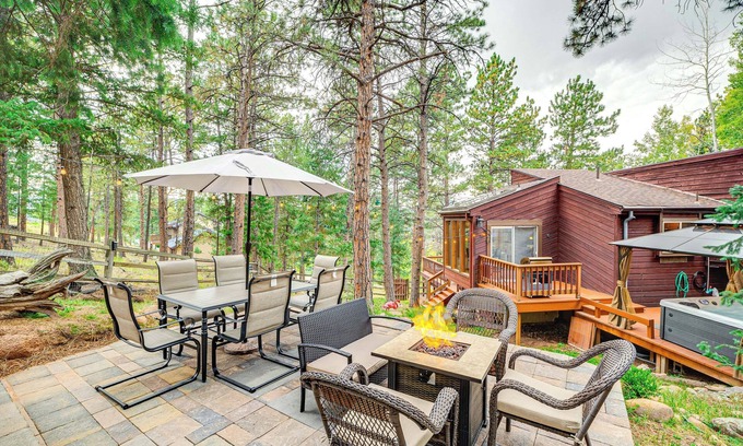 Woodland Park House | Cozy Home w/Hot Tub - 11 Mi to Rainbow Falls