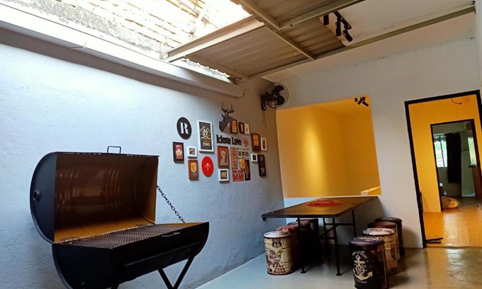 Taman Mutiara Apartment | Cozy Homestay with Karaoke System & Pool Table