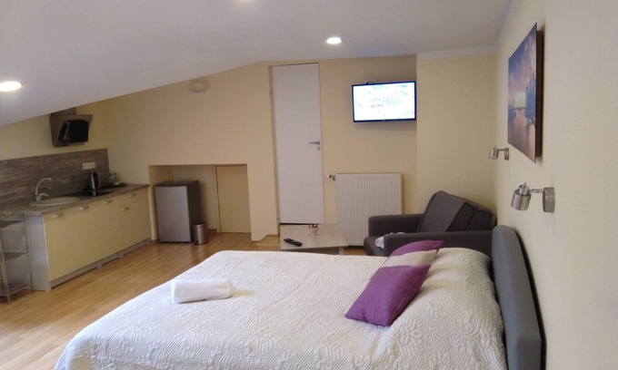 Tukums Apartment | Cozy hotel suite in Tukums with WiFi, AC, Self chek in, Tukum Apartment