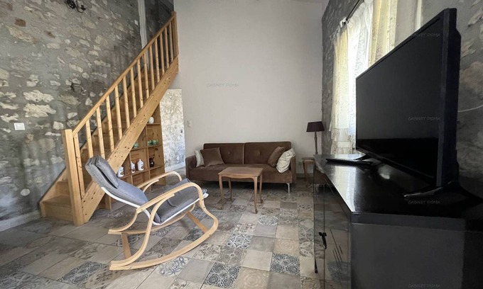 Ruoms House | Cozy house in Ruoms center with terrace and parking