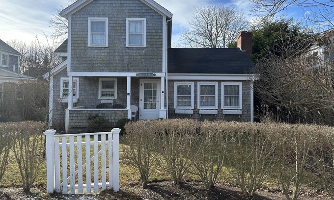 Siasconset House | Cozy house in sconset village. Minutes to town and beach.