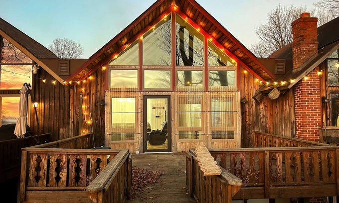 Central City Ski Chalet | Cozy Indian Lake Chalet on Golf Course w/Arcade Game Room. Close to flight 93