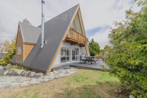 Lake Tekapo House | Cozy Lake Tekapo Stay with Mountain Views