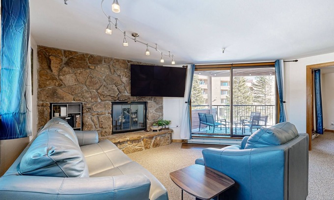 Dillon Condo | Cozy Lakeside Condo with Hot Tub, Pool, Stunning Views & Ski Resort Access