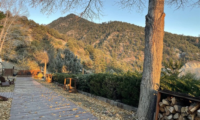 Arroyo Seco Condo | Cozy Mountain Retreat w/Chef's Kitchen