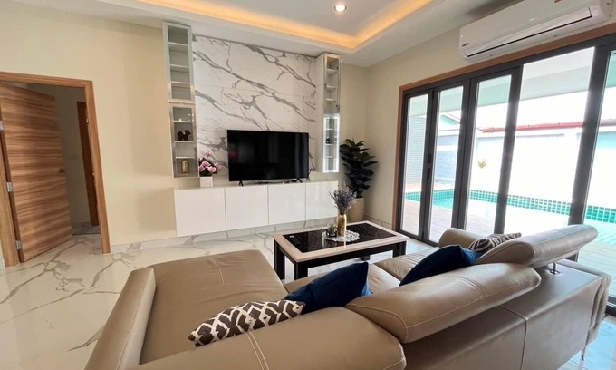 Chalong Villa | Cozy Pool Villa 3 Bedrooms