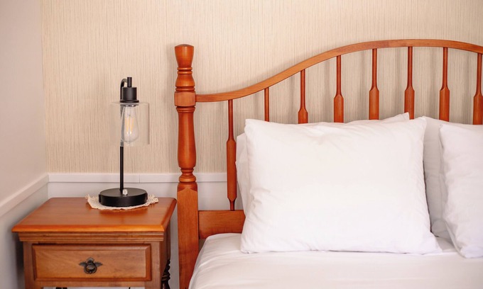 Francestown Cabin | Cozy Queen Room in Inn on Crotched Mountain