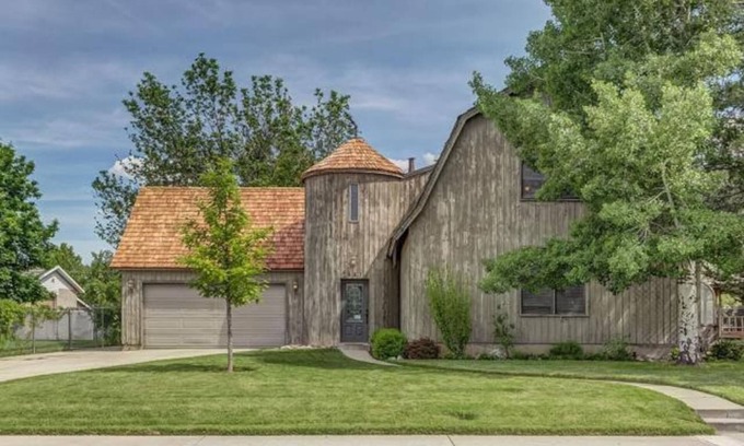 Orchard North House | Cozy Queen Suite | Private Bath & Free Waffles!