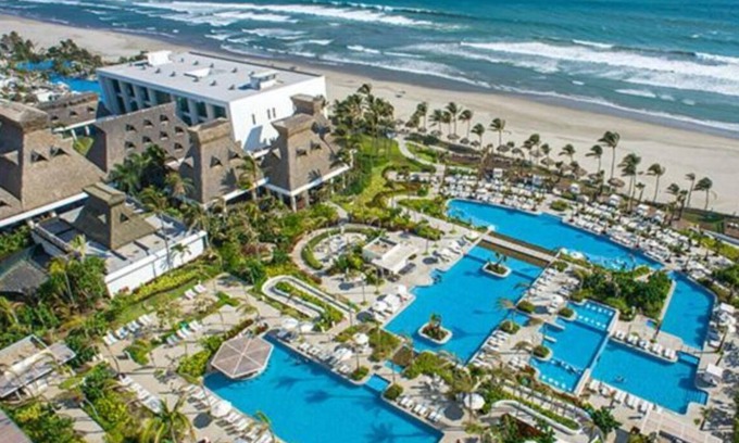 Playa Diamante Resort | Cozy resort in wonderful Acapulco de Juárez with AC, WiFi