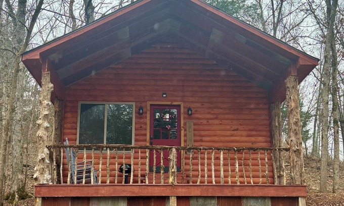 Powell Cabin | Cozy, rustic cabin in the Ozarks