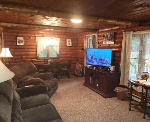 Forestport House | Cozy Rustic Forestport Cabin: Adirondack Getaway: