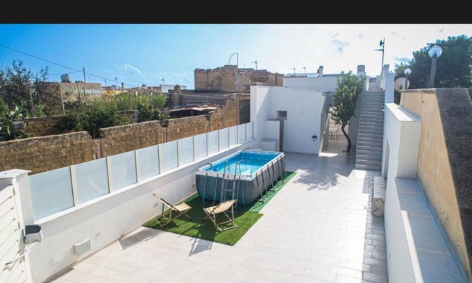 Tre Fontane Villa | Cozy seaside villa a few meters from the beach for couples and families