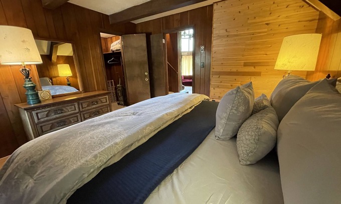 Banner Elk House | Cozy Ski In Ski Out on Ski Beech Mountain