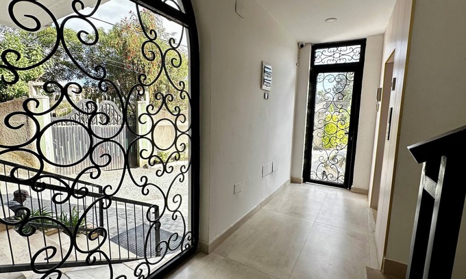 Bole Bed & Breakfast | Cozy Stay + breakfast 203