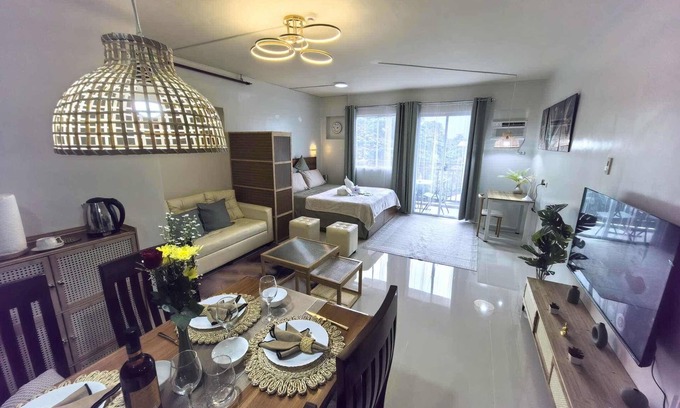 Puerto Princesa City Centre Apartment | Cozy Studio, Smart Lock, Balcony, Near Airport Puerto Princesa City, Palawan.