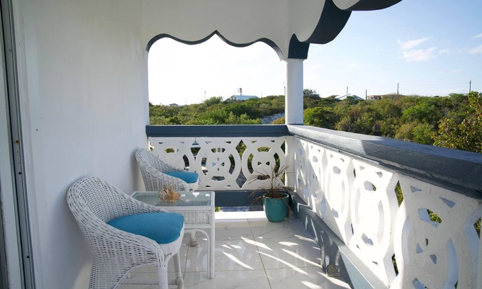Discovery Bay Apartment | Cozy Studio in Delightful Providenciales with WiFi, AC