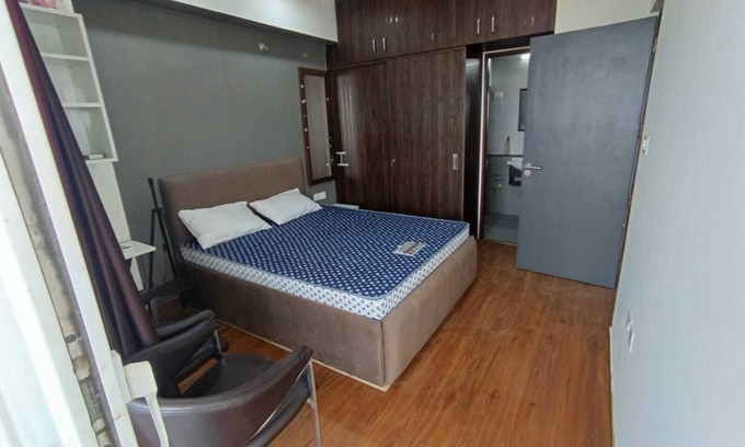 Gurugram Apartment | Cozy studio in serene Gurugram with WiFi, AC