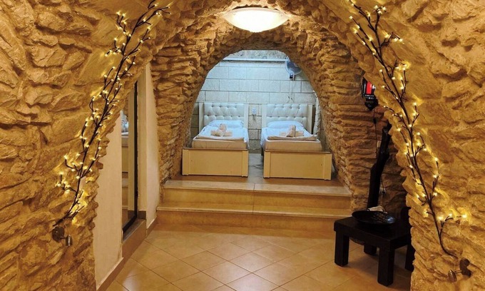 Safed Apartment | Cozy studio with AC and WiFi in delightful Safed