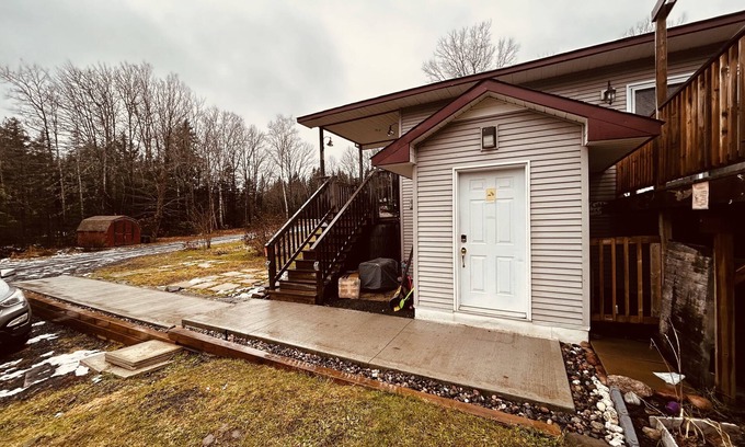 Maugerville Apartment | Cozy suite in the woods. 15min to Grand lake, 6min to amenities. Pet friendly!