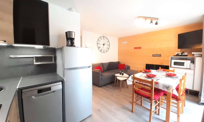 Vignec Apartment | Cozy T3 Sleeps 6 with Balcony, Parking, Wi-Fi, 3-Star Rating in Vignec