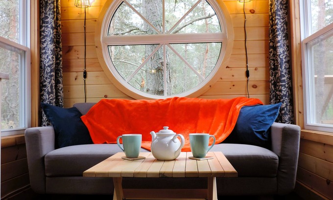 Joly Cabin | Cozy Tiny Cabin w Nature Shower & Wi-Fi | Near Mikisew Provincial Park & Lakes