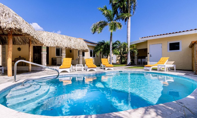 Opal House | Cozy Tropical Retreat w/Resort-style Pool! *5 min to beaches*
