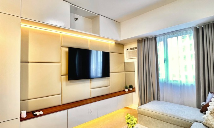 Mandurriao Condo | Cozy Two Bedroom Condominium with Pool View Avida Tower Atria Iloilo