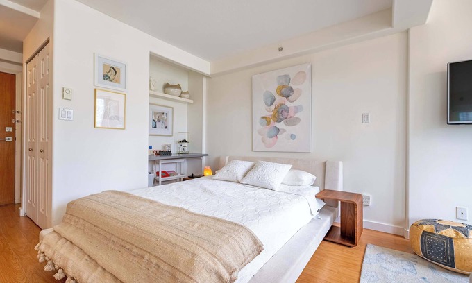 Downtown Vancouver Apartment | Cozy Unit steps from the Beach