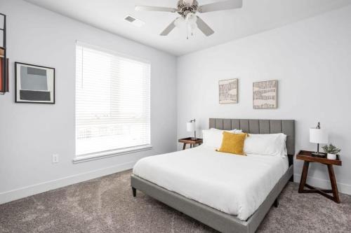 Indianapolis Apartment | CozySuites 2BR Modern Apt near the Fashion Mall