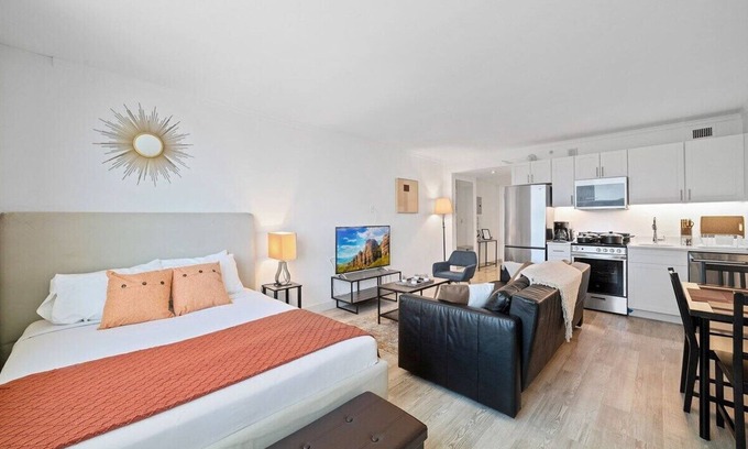 Atlantic City Apartment | CozySuites Modern Studio Condo at Showboat #13
