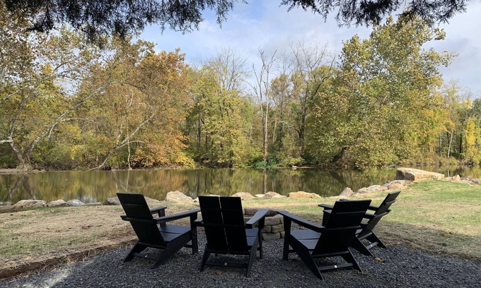 Perkiomenville Cottage | Creekside Cottage with Pool on the Perkiomen Trail