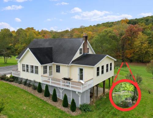 Berkeley Springs House | Creekside Fun Dog-friendly, Games & Fire Pit