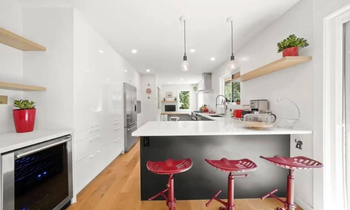 Brackendale House | "Creekside Haven" Stunning 3 Bdr in Squamish, BC