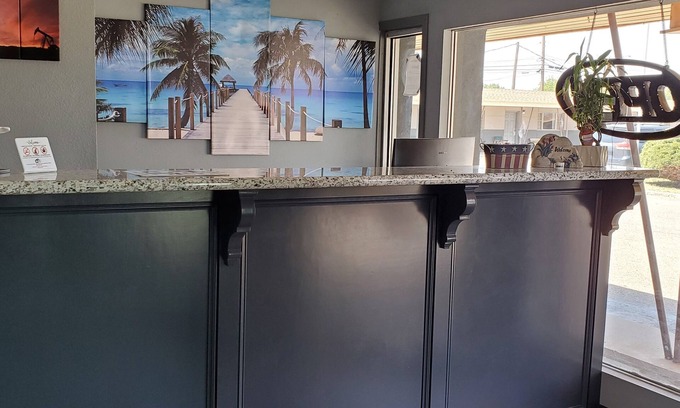 Littlefield Hotel | Crescent Park Motel & Suites