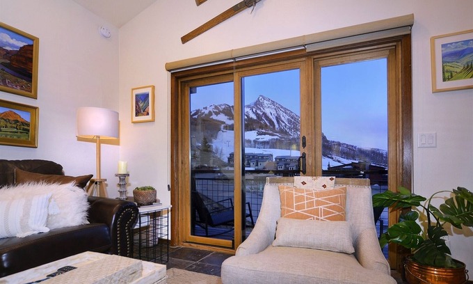 Crested Butte House | Crested Mountain North J6/Only a 70 Yard Walk to Skiing! Great Views! Hot Tub!