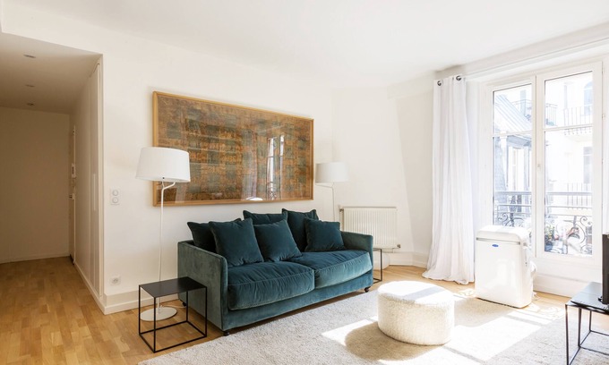 Chaillot Apartment | Crisp Whites in the 16th, by Veeve