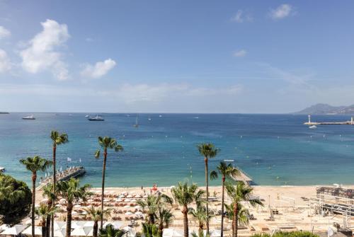 Cannes City Centre Apartment | Croisette sea view