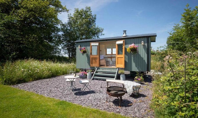 Raglan Apartment | Cromwell's Hideaway