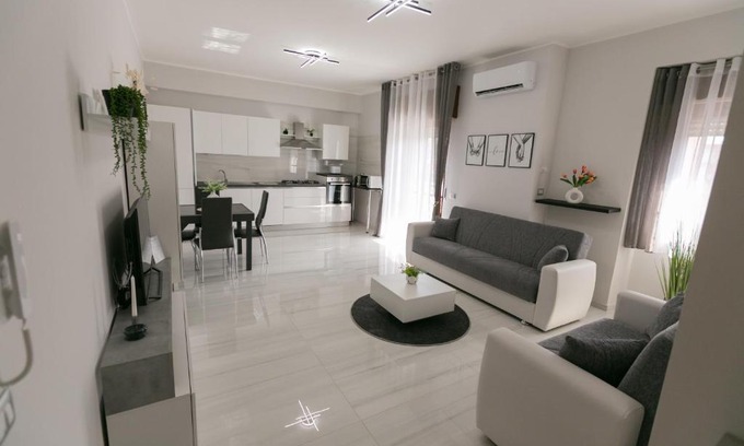 Crotone Apartment | [Crotone 5 Stelle] Free Parking, Netflix, Wi-Fi