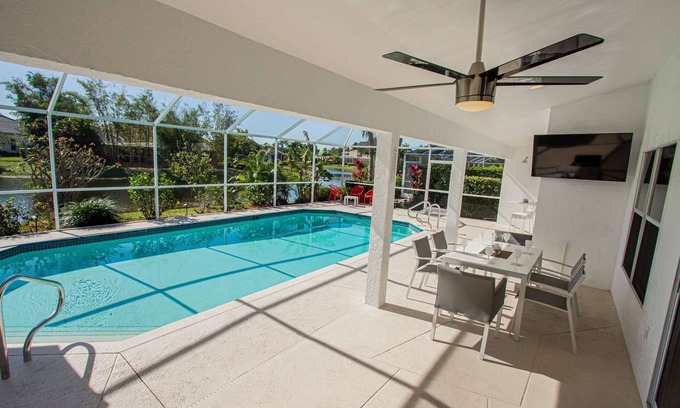 Crown Pointe House | Crown Pointe- Covered Lanai w/TV-Heated South Facing Pool, Newly Renovated home w/3 king beds!