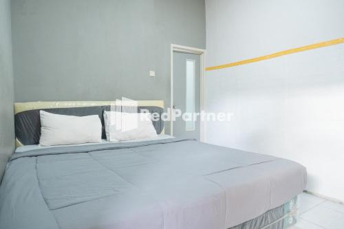 Central Yogyakarta Hotel | Crown Residence Hotel near Tugu Yogyakarta RedPartner