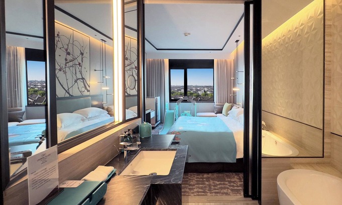 Tongxiang Hotel | Crowne Plaza Wuzhen by IHG